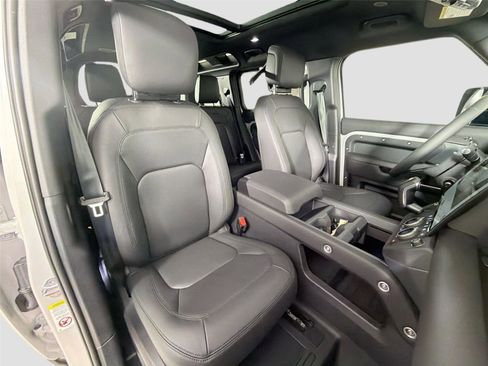 New 2026 Land Rover Defender 110 X-Dynamic SE AWD/4WD image 29