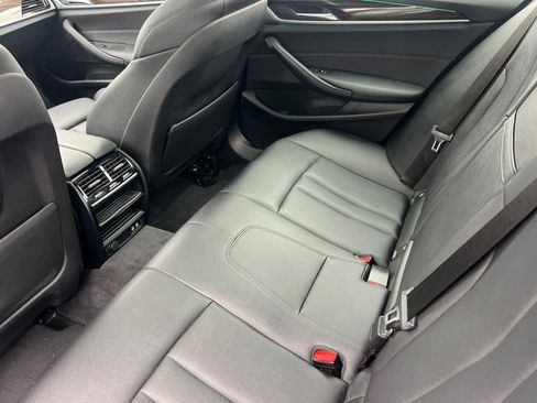 Used 2020 BMW 530e w/ Convenience Package image 5