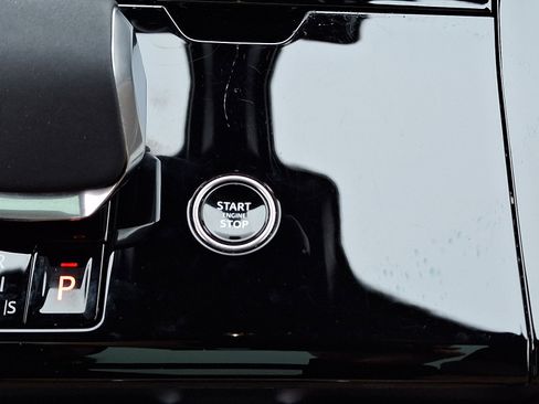 Used 2024 Land Rover Range Rover Sport SE image 26