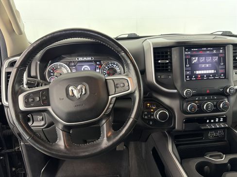 Used 2020 RAM 1500 Big Horn AWD/4WD image 3