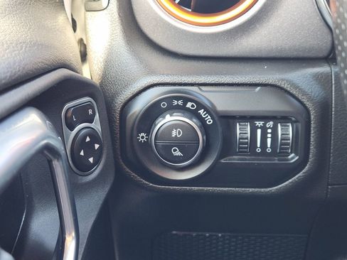 Used 2021 Jeep Gladiator Mojave image 23