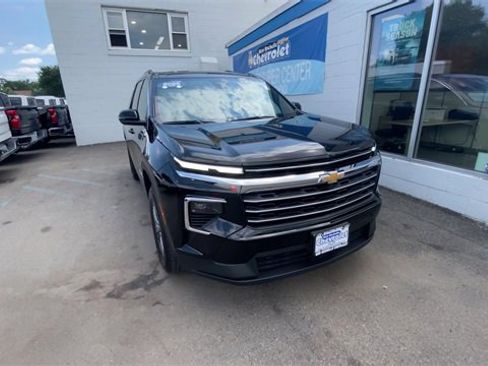 Certified 2025 Chevrolet Traverse LT image 3