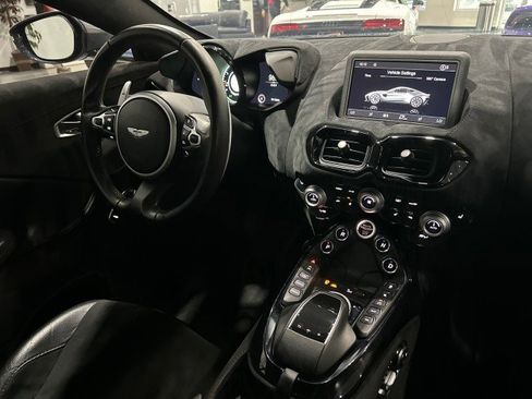 Used 2019 Aston Martin V8 Vantage Coupe RWD image 41