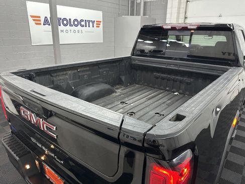 Used 2022 GMC Sierra 2500 Denali w/ Denali Black Diamond Edition image 11