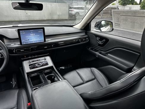 Certified 2023 Lincoln Aviator AWD w/ Premium Package image 17