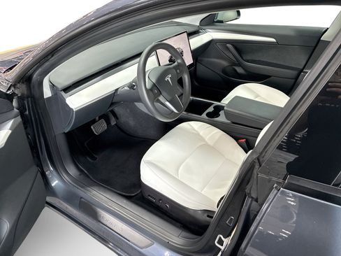 Certified 2022 Tesla Model 3 Long Range AWD/4WD image 9