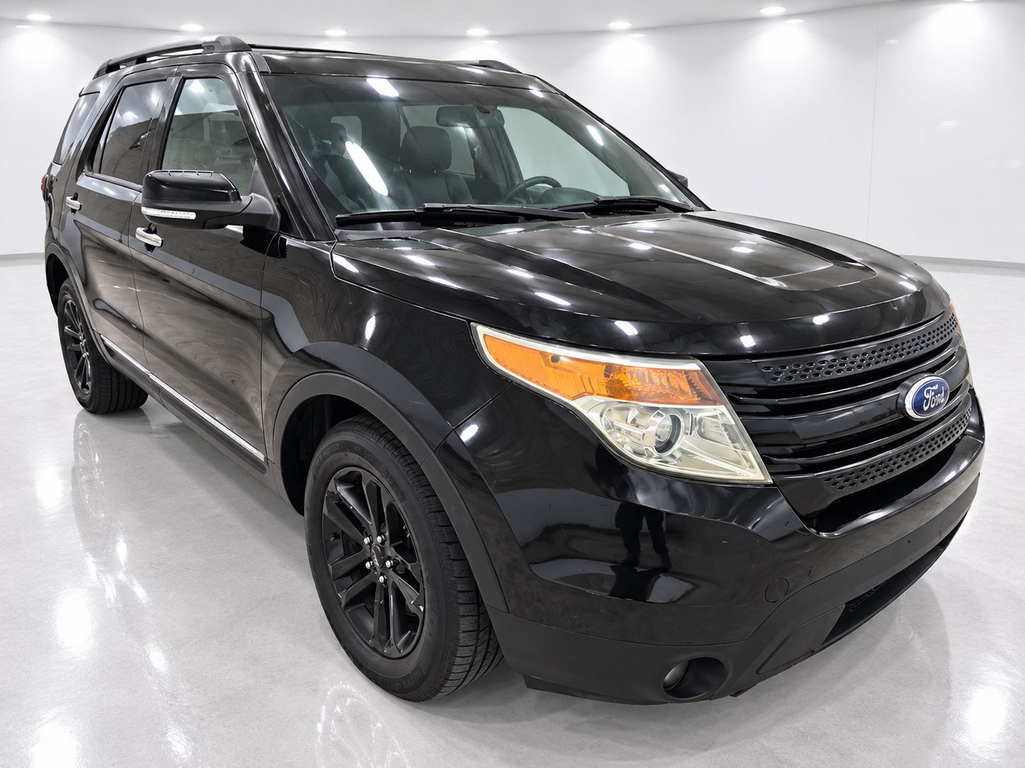 Used 2015 Ford Explorer XLT w/ Equipment Group 201A AWD/4WD image 1