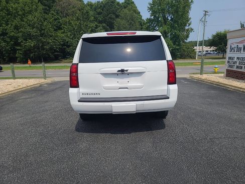 Used 2019 Chevrolet Suburban LT image 6