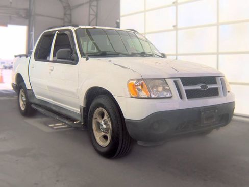 Used 2005 Ford Explorer Sport Trac XLT RWD image 2