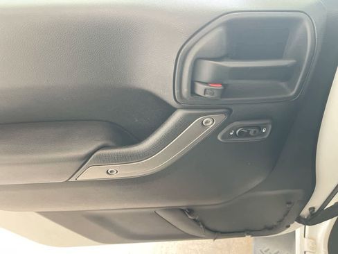 Used 2018 Jeep Wrangler Unlimited Sport S image 13