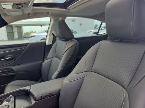 Certified 2024 Lexus ES 350 w/ Premium Package FWD image 20