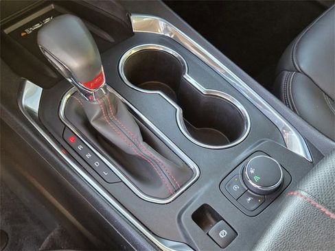 Used 2023 Chevrolet Traverse RS image 23