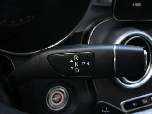 Used 2021 Mercedes-Benz GLC 300 4MATIC image 31