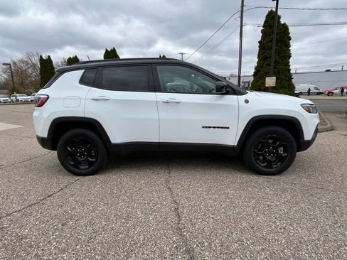 Used 2023 Jeep Compass Trailhawk image 6