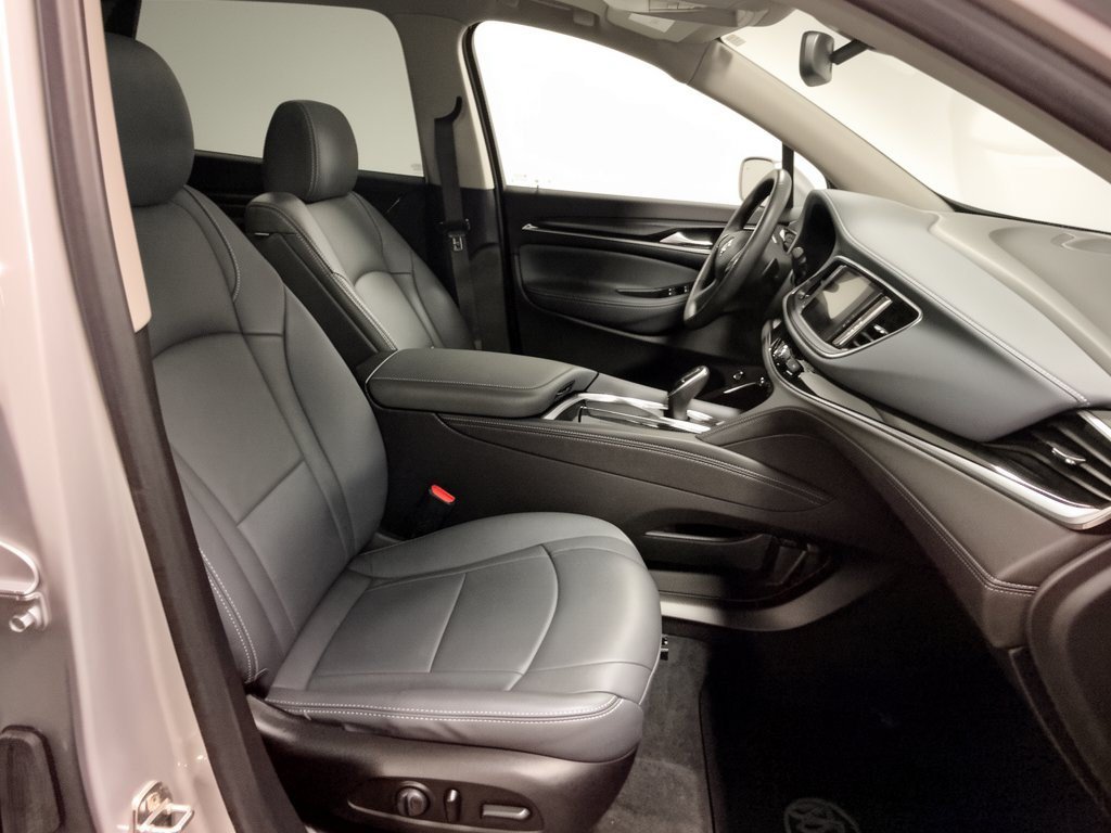 Used 2020 Buick Enclave Essence w/ LPO, Touring Package FWD image 30