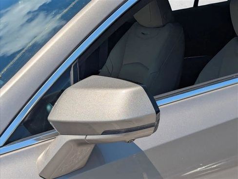Used 2025 Cadillac XT4 Premium Luxury image 14