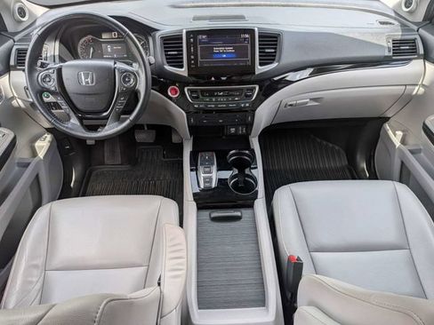 Used 2018 Honda Pilot Touring image 19