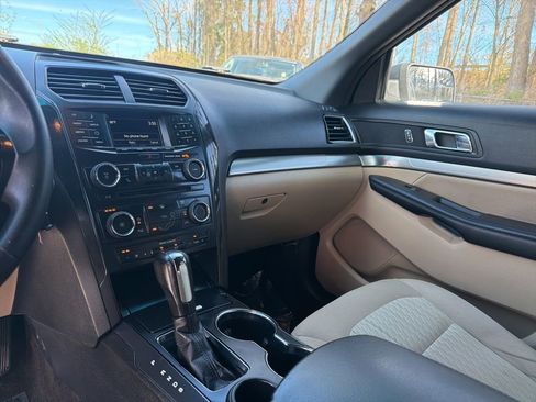 Used 2016 Ford Explorer FWD image 17