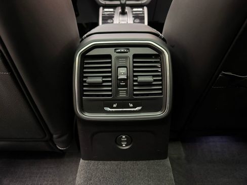 Used 2024 Porsche Macan S AWD/4WD image 12