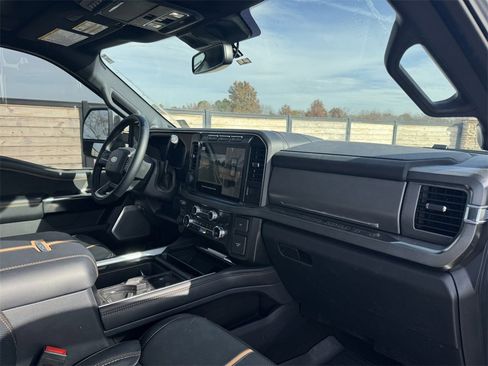 Used 2024 Ford F350 Platinum image 18