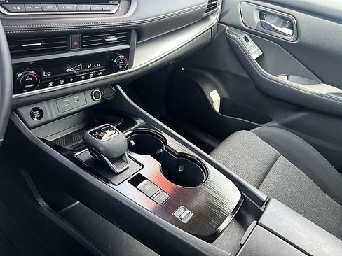 Certified 2025 Nissan Rogue SV FWD image 26