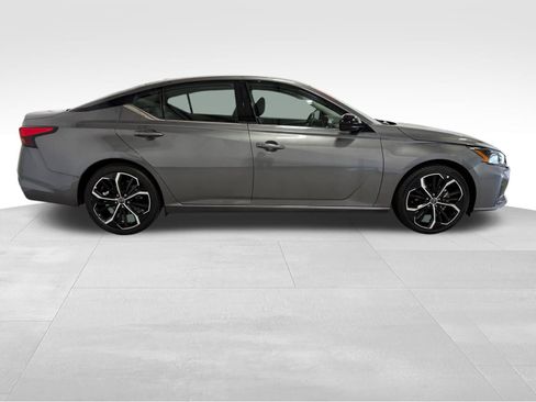 Used 2024 Nissan Altima 2.5 SR image 4