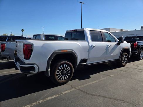 Used 2025 GMC Sierra 2500 Denali Ultimate w/ Max Trailering Package AWD/4WD image 2