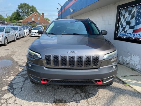 Used 2019 Jeep Cherokee Trailhawk w/ Cold Weather Group AWD/4WD image 5