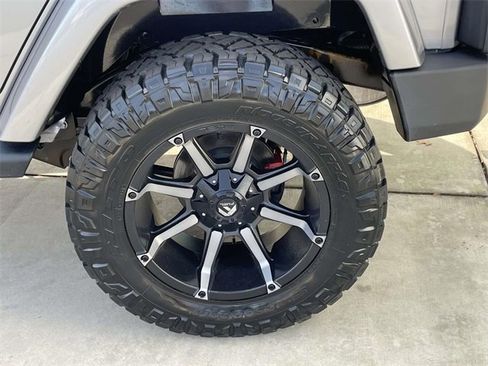 Used 2014 Jeep Wrangler Unlimited Sahara w/ Max Tow Package image 10