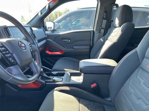Used 2025 Nissan Frontier PRO-4X w/ Black Accent Package image 36