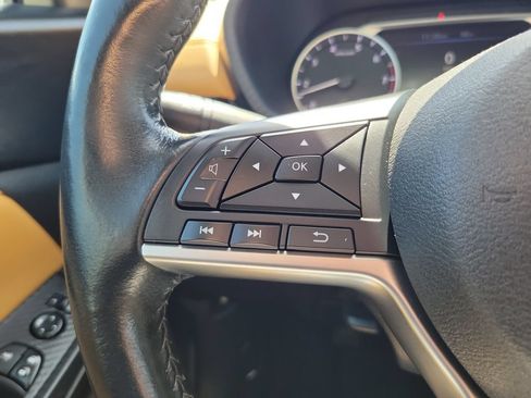 Used 2023 Nissan Sentra SV w/ SV Premium Package FWD image 22