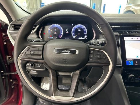 Used 2023 Jeep Grand Cherokee Limited w/ Trailer Tow Prep Group (B) AWD/4WD image 12