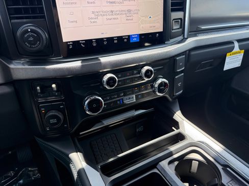 New 2025 Ford F250 Platinum image 13
