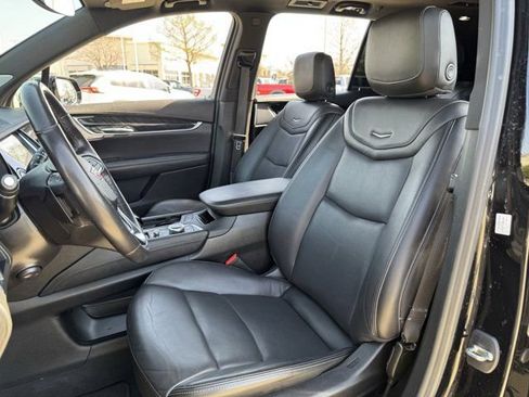 Used 2023 Cadillac XT6 Premium Luxury image 28