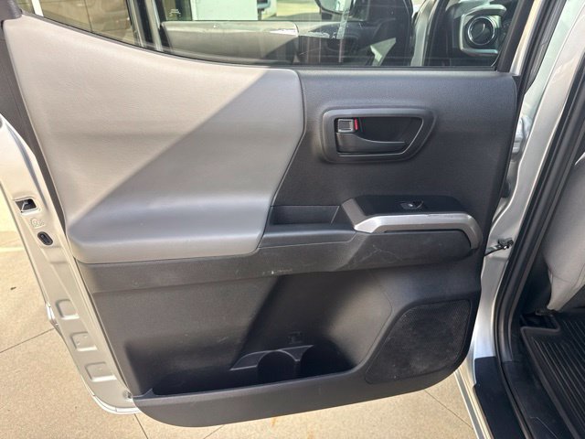 Used 2023 Toyota Tacoma SR5 AWD/4WD image 39