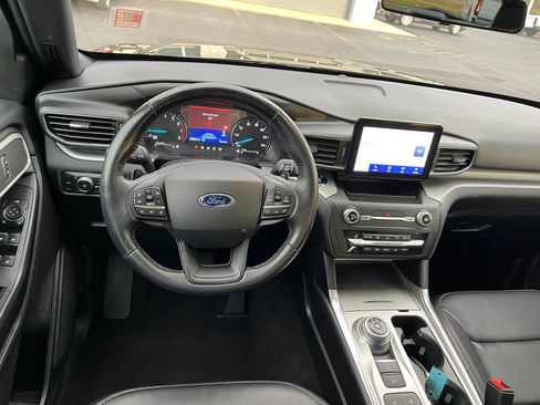 Used 2020 Ford Explorer XLT w/ Equipment Group 202A image 16