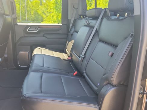 Used 2025 GMC Sierra 2500 Denali w/ Technology Package AWD/4WD image 16