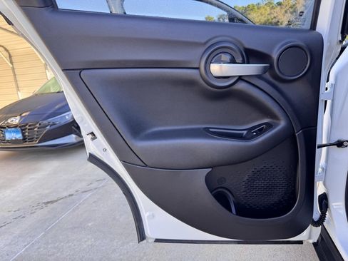 Used 2023 FIAT 500X Pop image 22