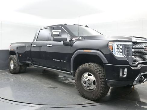 Used 2023 GMC Sierra 3500 Denali w/ Denali Ultimate Package AWD/4WD image 2