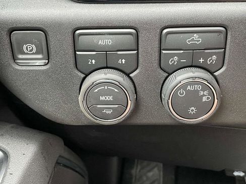 New 2025 Chevrolet Silverado 1500 LT image 32