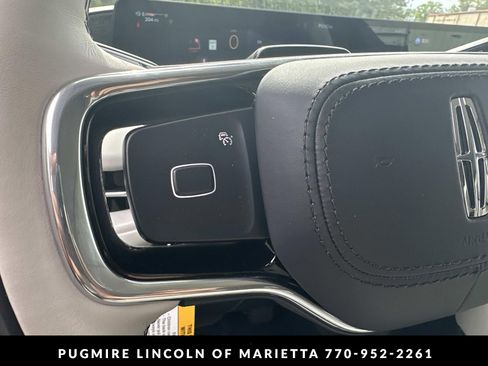 New 2026 Lincoln Navigator L Reserve AWD/4WD image 18