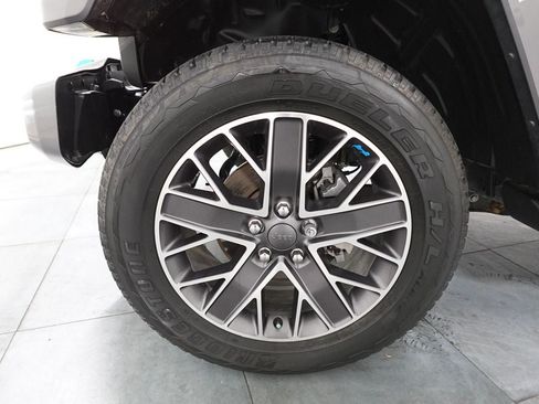 Used 2023 Jeep Wrangler Unlimited Sahara AWD/4WD image 37