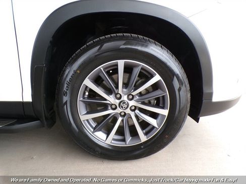 Used 2019 Toyota Highlander XLE image 54