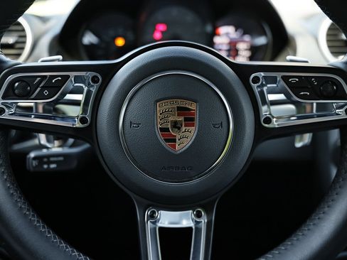 Used 2025 Porsche 718 Boxster S RWD image 34