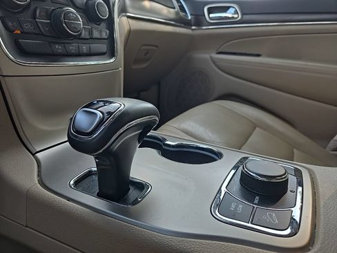 Used 2015 Jeep Grand Cherokee Limited AWD/4WD image 18