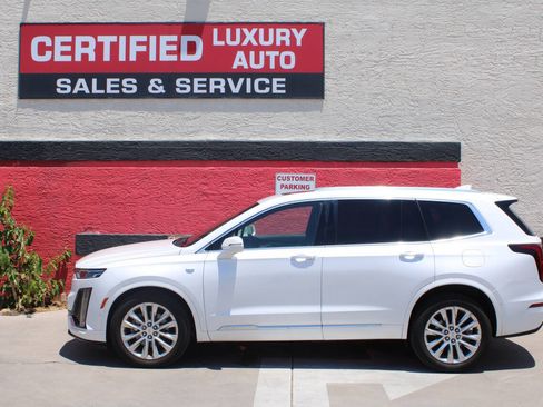 Used 2020 Cadillac XT6 Premium Luxury AWD/4WD image 2