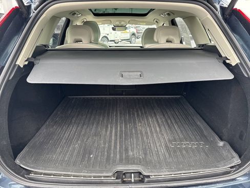 Certified 2023 Volvo XC60 B5 Plus w/ Climate Package image 41