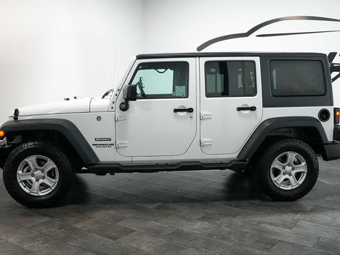 Used 2017 Jeep Wrangler Unlimited Sport w/ Quick Order Package 24S AWD/4WD image 3