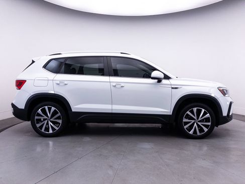 Used 2022 Volkswagen Taos SE FWD image 43