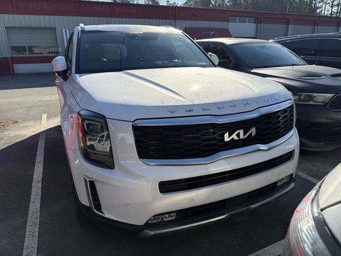 Used 2022 Kia Telluride SX w/ Towing Package image 2